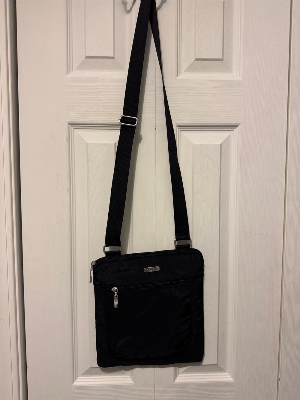 Baggallini Black Lightweight Crossbody Messenger